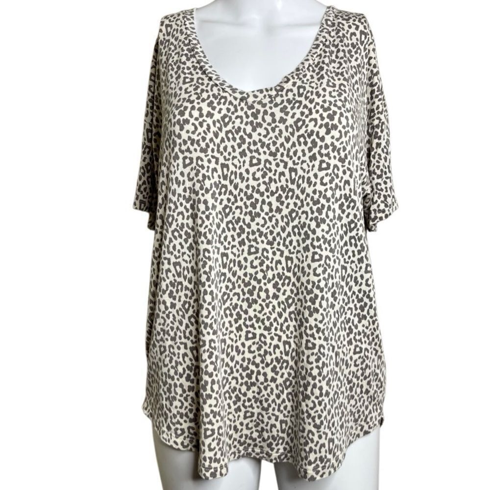 American Eagle Soft & Sexy Leopard V Neck Short Sleeve Shirt Cream Brown Size XS